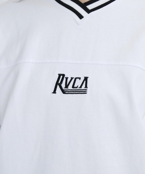 RVCA(ルーカ)の「RVCA レディース HILLS V-NECK SWEAT S トレーナー 【2025年秋冬モデル】/ルーカロゴワンポイントVネックスウェットトレーナー(スウェット・レディース・ブラック/ホワイト・MEDIUM)」の4枚目の写真