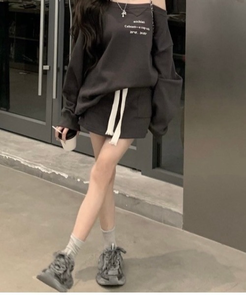 UP START(アップスタート)の「【LAMPOON】オフショルスエットセットアップ(セットアップ・レディース・グレー/ホワイト・LARGE/MEDIUM)」の4枚目の写真