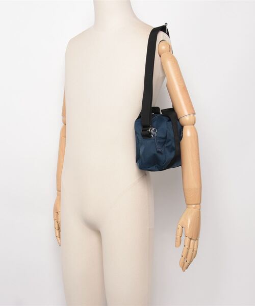 JANSPORT（ジャンスポーツ）の「【JANSPORT】WEEKENDER MINI DUFFEL（ショルダーバッグ・レディース・ネイビー・FREE）」の5枚目の写真