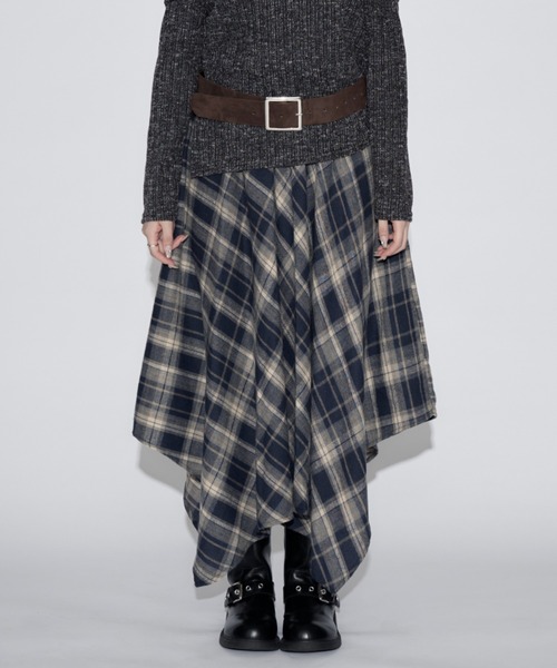 tinkerend(ティンカーエンド)の「Vintage-style Checked Asymmetry Skirt / ヴィンテージ風チェックアシンメトリースカート(スカート・レディース・ブラック/ネイビー・FREE)」の16枚目の写真
