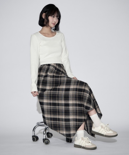 tinkerend(ティンカーエンド)の「Vintage-style Checked Asymmetry Skirt / ヴィンテージ風チェックアシンメトリースカート(スカート・レディース・ブラック/ネイビー・FREE)」の5枚目の写真