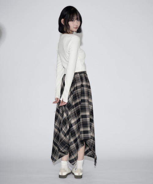 tinkerend(ティンカーエンド)の「Vintage-style Checked Asymmetry Skirt / ヴィンテージ風チェックアシンメトリースカート(スカート・レディース・ブラック/ネイビー・FREE)」の15枚目の写真