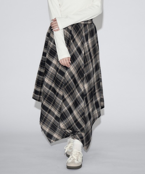tinkerend(ティンカーエンド)の「Vintage-style Checked Asymmetry Skirt / ヴィンテージ風チェックアシンメトリースカート(スカート・レディース・ブラック/ネイビー・FREE)」の10枚目の写真