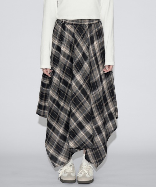 tinkerend(ティンカーエンド)の「Vintage-style Checked Asymmetry Skirt / ヴィンテージ風チェックアシンメトリースカート(スカート・レディース・ブラック/ネイビー・FREE)」の8枚目の写真