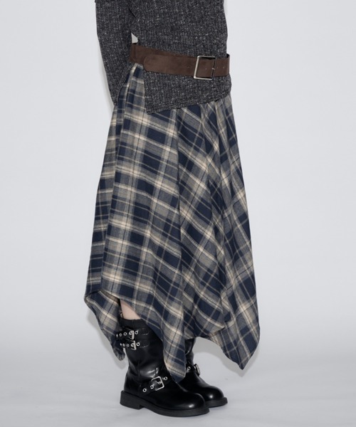 tinkerend(ティンカーエンド)の「Vintage-style Checked Asymmetry Skirt / ヴィンテージ風チェックアシンメトリースカート(スカート・レディース・ブラック/ネイビー・FREE)」の17枚目の写真