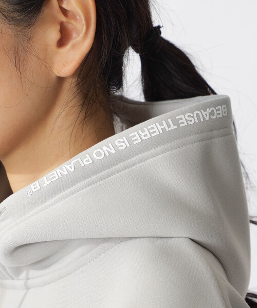 ECOALF(エコアルフ)の「ACT シティ エアリーパーカー UNISEX 【日本限定】(パーカー・メンズ・グレー・S/M/L)」の4枚目の写真