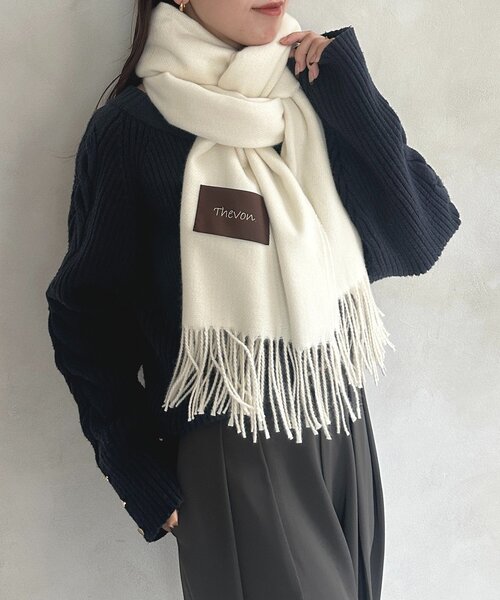 Thevon（ゼボン）の「ソフトタッチカラーストール（マフラー・レディース・ブラウン/ボルドー/イエロー/オフホワイト・FREE）」の2枚目の写真
