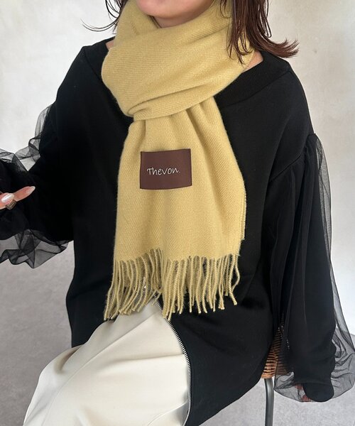 Thevon（ゼボン）の「ソフトタッチカラーストール（マフラー・レディース・ブラウン/ボルドー/イエロー/オフホワイト・FREE）」の4枚目の写真