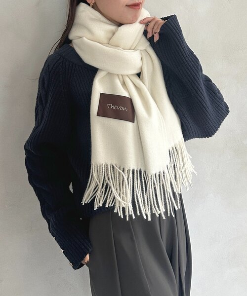 Thevon（ゼボン）の「ソフトタッチカラーストール（マフラー・レディース・ブラウン/ボルドー/イエロー/オフホワイト・FREE）」の5枚目の写真