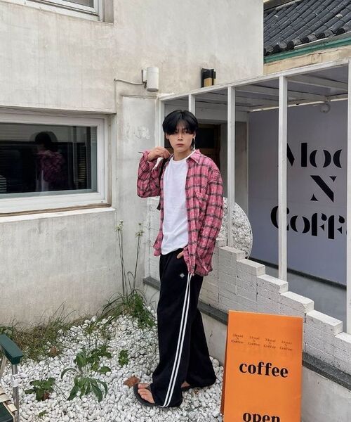 GAKKAI UNIONS(ガッカイユニオンズ)の「ワンタックツーラインワイドスウェットパンツブラック(スウェットパンツ・レディース・その他・SMALL/MEDIUM/LARGE/X-LARGE)」の10枚目の写真