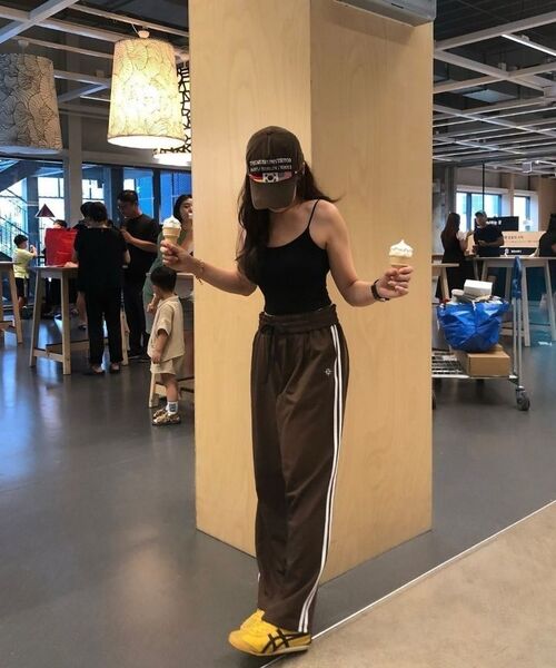 GAKKAI UNIONS(ガッカイユニオンズ)の「ワンタックツーラインワイドスウェットパンツブラック(スウェットパンツ・レディース・その他・SMALL/MEDIUM/LARGE/X-LARGE)」の13枚目の写真