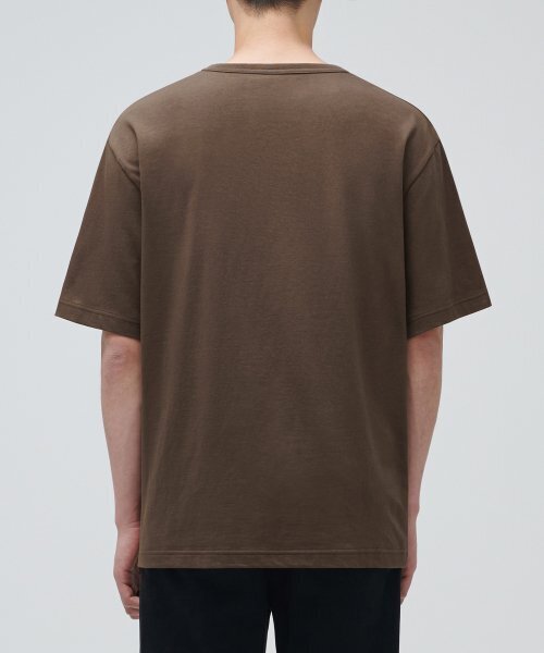 MUSINSA STANDARD（ムシンサスタンダード）の「リラックスフィットクルーネックTシャツ[ブラウン]（Tシャツ/カットソー・メンズ・その他・MEDIUM/LARGE/X-LARGE/XX-LARGE/XXX-LARGE/SMALL）」の2枚目の写真