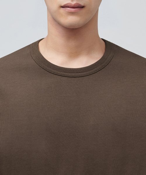 MUSINSA STANDARD（ムシンサスタンダード）の「リラックスフィットクルーネックTシャツ[ブラウン]（Tシャツ/カットソー・メンズ・その他・MEDIUM/LARGE/X-LARGE/XX-LARGE/XXX-LARGE/SMALL）」の3枚目の写真
