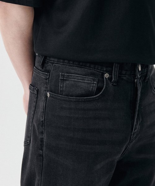 MUSINSA STANDARD（ムシンサスタンダード）の「[クールタンダード] ストレートデニムパンツ [ウォッシュドブラック]（デニムパンツ・メンズ・その他・40/42/36/28/29/34/30/31/33/26/27/32/38）」の4枚目の写真