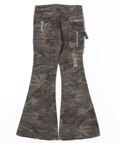 Never mind the XU（ネバーマインドザエックスユー）の「【Never mind the XU】camouflage flare pants / 【ネバーマインド ザ エックスユー】カモフラージュフレアパンツ <着用動画あり>（デニムパンツ・メンズ・グリーン系カモフラージュ・S/M）」の2枚目の写真