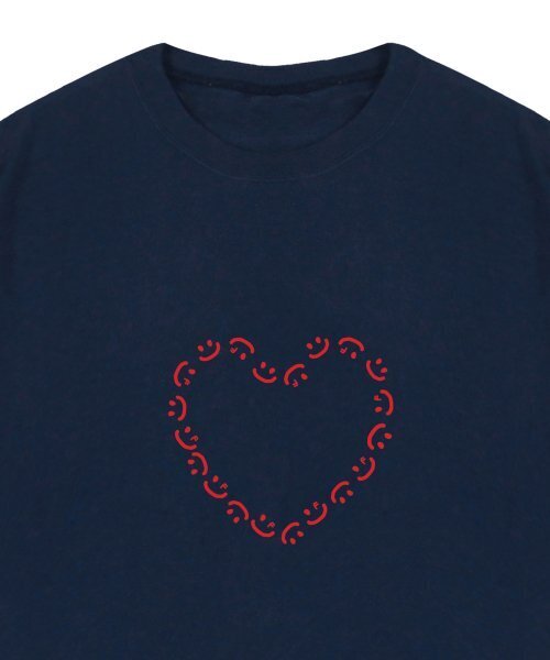 GRAVER（グレーバー）の「[ユニセックス]ハートドローイングスマイル半袖Tシャツ_ネイビー（Tシャツ/カットソー・レディース・ネイビー・X-LARGE/SMALL/LARGE/MEDIUM）」の3枚目の写真