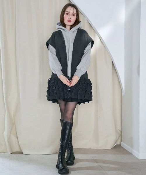 M y u(ミュー)の「PEARLフーディ オーバー(パーカー・レディース・ブラック/グレー・FREE)」の13枚目の写真