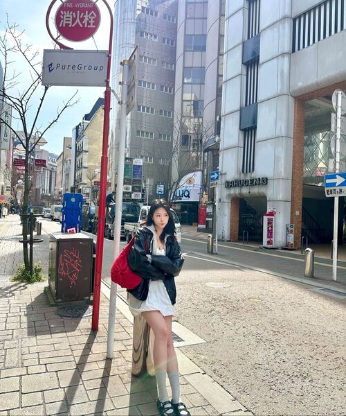 SIYAZU(シヤジュ)の「SIOT4141 アーバンフェイクレザージャケット_Brown(ライダースジャケット・レディース・ダークブラウン・ONE)」の2枚目の写真