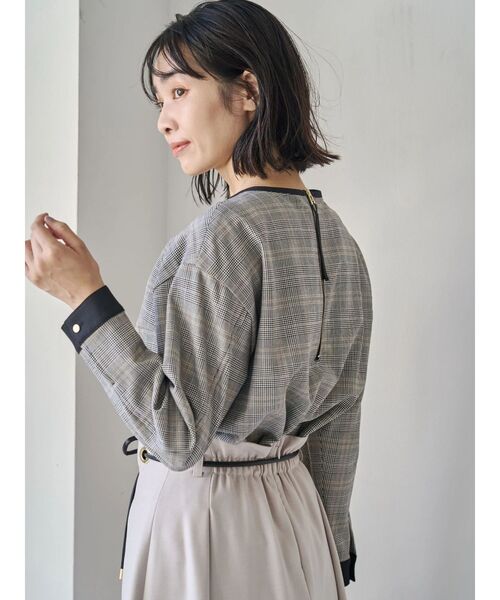 TONAL(トーナル)の「ウォームツイル配色STクルーブラウス(シャツ/ブラウス・レディース・ベージュ/ブラウン/ネイビー/オフホワイト/その他・MEDIUM)」の14枚目の写真