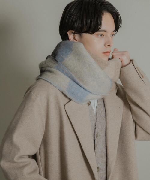 SENSE OF PLACE by URBAN RESEARCH(センスオブプレイスバイアーバンリサーチ)の「パターンボリューム大判マフラー(マフラー・メンズ・ブラウン/グリーン/アイボリー・ONE)」の5枚目の写真