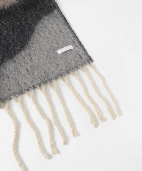 SENSE OF PLACE by URBAN RESEARCH(センスオブプレイスバイアーバンリサーチ)の「パターンボリューム大判マフラー(マフラー・メンズ・ブラウン/グリーン/アイボリー・ONE)」の9枚目の写真