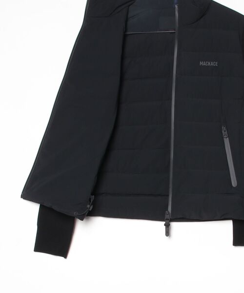 Mackage(マッカージュ)の「Mackage OCEANE-CITY Mixed Media Jacket マッカージュ オセアンシティ ダウンジャケット(ダウンジャケット/コート・レディース・クリーム/ブラック・SMALL/MEDIUM/X-SMALL)」の21枚目の写真