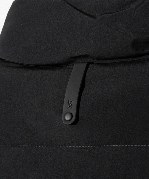 Mackage(マッカージュ)の「Mackage OCEANE-CITY Mixed Media Jacket マッカージュ オセアンシティ ダウンジャケット(ダウンジャケット/コート・レディース・クリーム/ブラック・SMALL/MEDIUM/X-SMALL)」の13枚目の写真