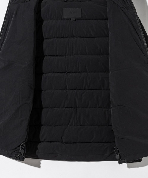 Mackage(マッカージュ)の「Mackage OCEANE-CITY Mixed Media Jacket マッカージュ オセアンシティ ダウンジャケット(ダウンジャケット/コート・レディース・クリーム/ブラック・SMALL/MEDIUM/X-SMALL)」の15枚目の写真