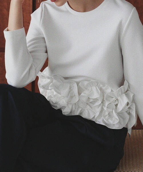 deux amour（ドゥーザムール）の「裾フラワーフリル長袖トップス（その他トップス・レディース・ブラウン/ホワイト/ブラック・FREE）」の5枚目の写真