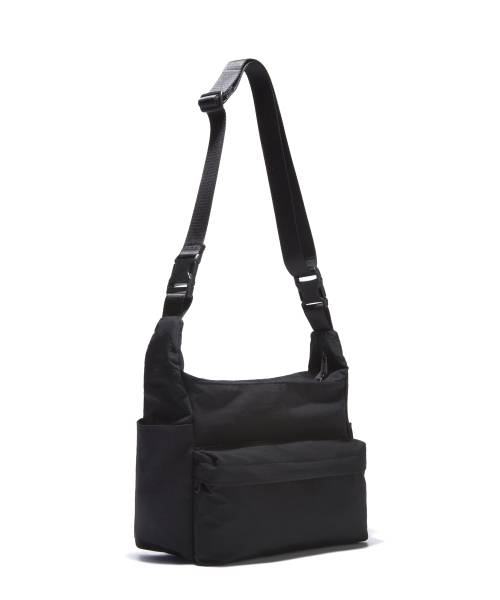 BUTDEEP(バッドディープ)の「022 CRISPY VARIOUS BAG SMALL-BLACK(メッセンジャーバッグ・レディース・その他・FREE)」の1枚目の写真