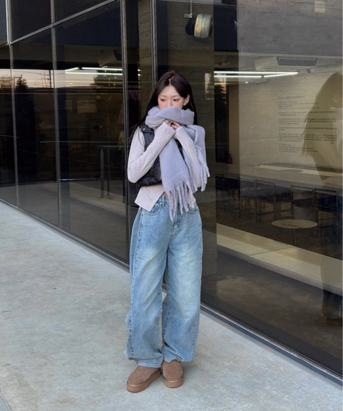 Vini(ヴィニ)の「サイドタックスナップボタンワイドデニムパンツ(デニムパンツ・レディース・インディゴブルー/ブラック/ライトブルー・SMALL/MEDIUM/LARGE)」の5枚目の写真