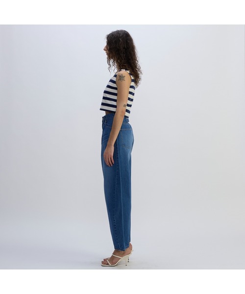 CURRENTAGE（カレンテージ）の「Denim Barrel Pants（デニムパンツ・レディース・インディゴブルー/ホワイト・2/1）」の18枚目の写真