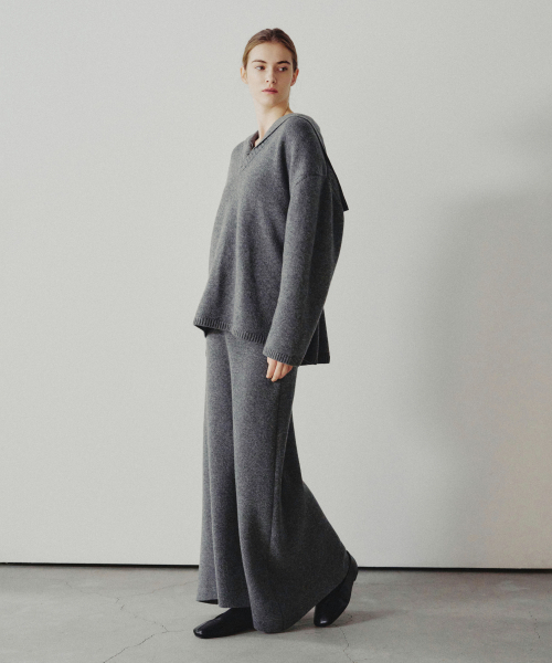 J'RIUM(ジェイリウム)の「Karen Merino Wool V-Neck Oversized Sweater in Gray(ニット/セーター・レディース・その他・OS)」の2枚目の写真