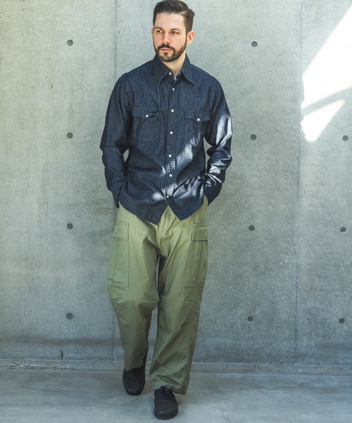 MR.OLIVE（ミスターオリーブ）の「RINSE WASH 6oz SUPER LIGHT DENIM / WESTERN SHIRTS /M261106（シャツ/ブラウス・メンズ・ブラック/インディゴブルー・MEDIUM/LARGE）」の4枚目の写真