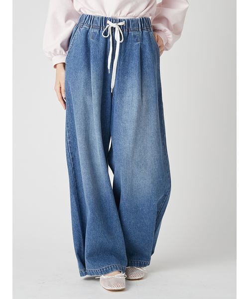 LILY BROWN（リリーブラウン）の「【WEB限定00サイズ】ワイドレッグイージーデニムパンツ（デニムパンツ・レディース・ブラック/ブルー/レッド・0/1）」の7枚目の写真