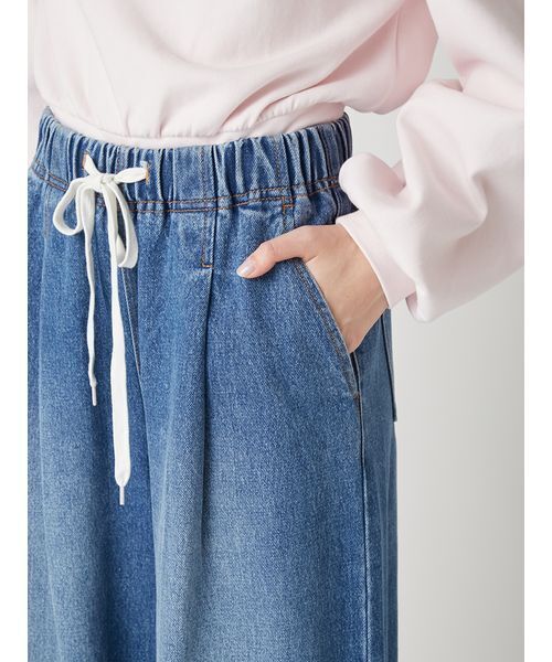 LILY BROWN（リリーブラウン）の「【WEB限定00サイズ】ワイドレッグイージーデニムパンツ（デニムパンツ・レディース・ブラック/ブルー/レッド・0/1）」の11枚目の写真