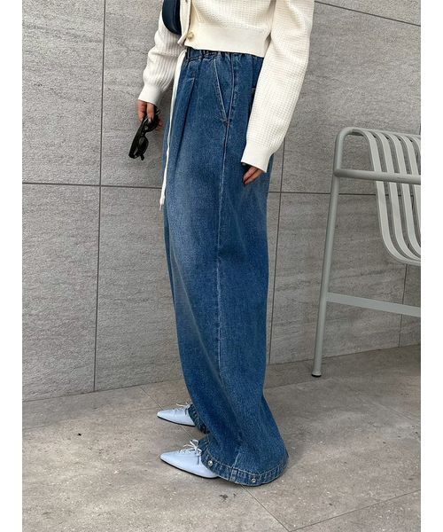 LILY BROWN（リリーブラウン）の「【WEB限定00サイズ】ワイドレッグイージーデニムパンツ（デニムパンツ・レディース・ブラック/ブルー/レッド・0/1）」の18枚目の写真