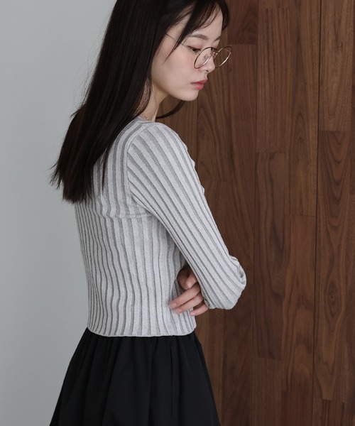 J by blue(ジェイバイブルー)の「ショートリブニット(ニット/セーター・レディース・ブラック/グリーン/グレー・MEDIUM)」の19枚目の写真