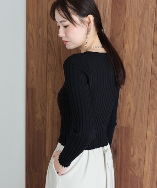 J by blue(ジェイバイブルー)の「ショートリブニット(ニット/セーター・レディース・ブラック/グリーン/グレー・MEDIUM)」の6枚目の写真