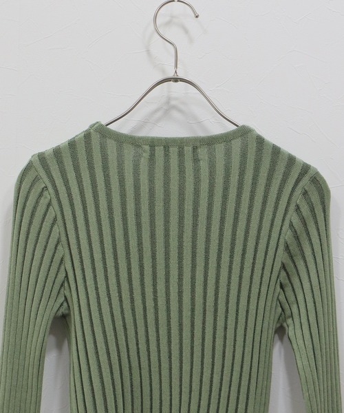 J by blue(ジェイバイブルー)の「ショートリブニット(ニット/セーター・レディース・ブラック/グリーン/グレー・MEDIUM)」の13枚目の写真