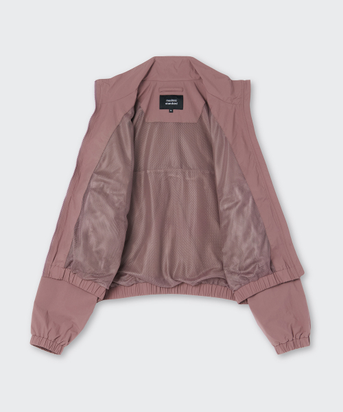 MUSINSA STANDARD WOMAN（ムシンサスタンダードウーマン）の「ウィメンズオーバーサイズハイネックウインドブレーカージャケット[レッドビン]（ナイロンジャケット・レディース・その他・SMALL/MEDIUM/LARGE/X-SMALL）」の2枚目の写真
