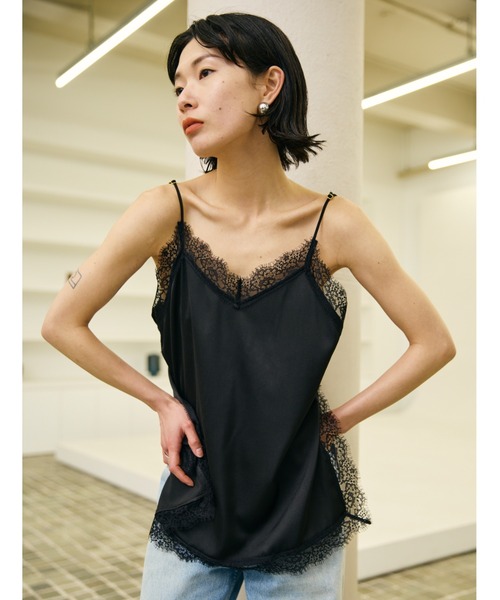 AIC.（エーアイシー）の「ランジェリースリットキャミソール（キャミソール・レディース・アイボリー/ブラック・FREE）」の5枚目の写真