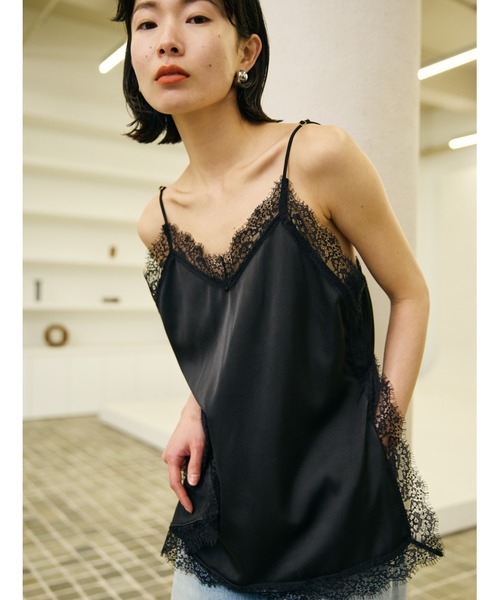 AIC.（エーアイシー）の「ランジェリースリットキャミソール（キャミソール・レディース・アイボリー/ブラック・FREE）」の6枚目の写真