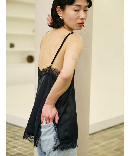 AIC.（エーアイシー）の「ランジェリースリットキャミソール（キャミソール・レディース・アイボリー/ブラック・FREE）」の13枚目の写真