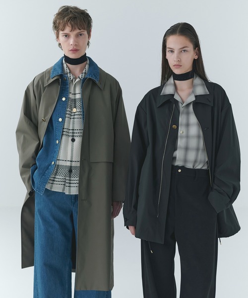 CULLNI(クルニ)の「Three-Layer Taffeta Asymmetrical Layered Balmacaan Coat(ステンカラーコート・メンズ・ブラック/カーキ・0/1/2)」の4枚目の写真