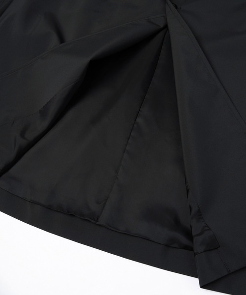 CULLNI(クルニ)の「Three-Layer Taffeta Asymmetrical Layered Balmacaan Coat(ステンカラーコート・メンズ・ブラック/カーキ・0/1/2)」の21枚目の写真