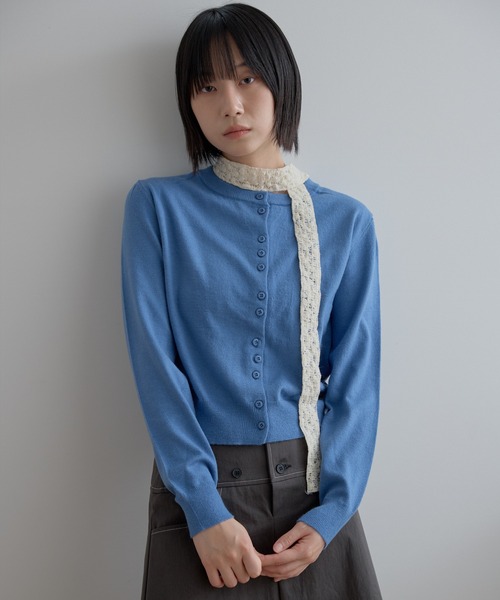 UNE MANSION（ユヌマンション）の「［羽織り・冷房対策］【2026SS新作アイテム】ラウンドネックボタンポイントニットカーディガン（カーディガン/ボレロ・レディース・ピンク/ブルー/グレー/オリーブ/ブラック/アイボリー・FREE）」の6枚目の写真