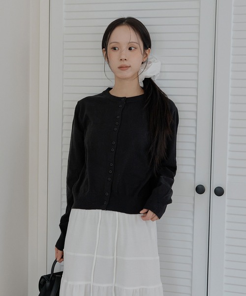 UNE MANSION（ユヌマンション）の「［羽織り・冷房対策］【2026SS新作アイテム】ラウンドネックボタンポイントニットカーディガン（カーディガン/ボレロ・レディース・ピンク/ブルー/グレー/オリーブ/ブラック/アイボリー・FREE）」の16枚目の写真