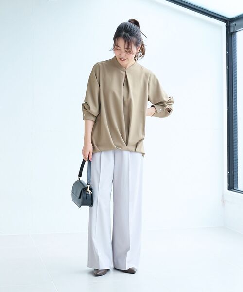 le.coeur blanc（ルクールブラン）の「フルダルタックストレートパンツ（その他パンツ・レディース・ネイビー/グレイッシュベージュ・38）」の18枚目の写真