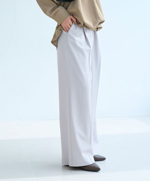 le.coeur blanc（ルクールブラン）の「フルダルタックストレートパンツ（その他パンツ・レディース・ネイビー/グレイッシュベージュ・38）」の12枚目の写真
